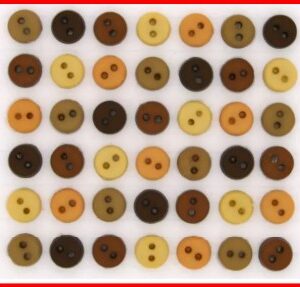 Botones minúsculos  en marrones. Dress it up