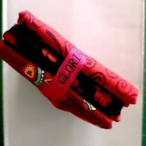 Paquete de telas  rojos y granates