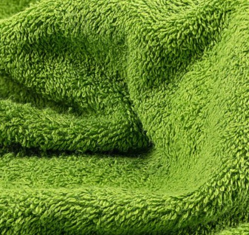 Tela de rizo o felpa de color verde (Queda 114x 1.50 )