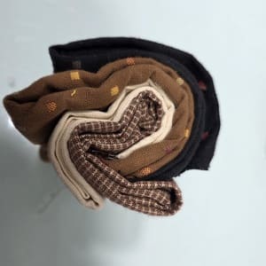 Paquete  de restos de telas japonesas marrones, beiges y negro