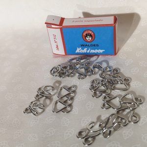Corchetes y hembras