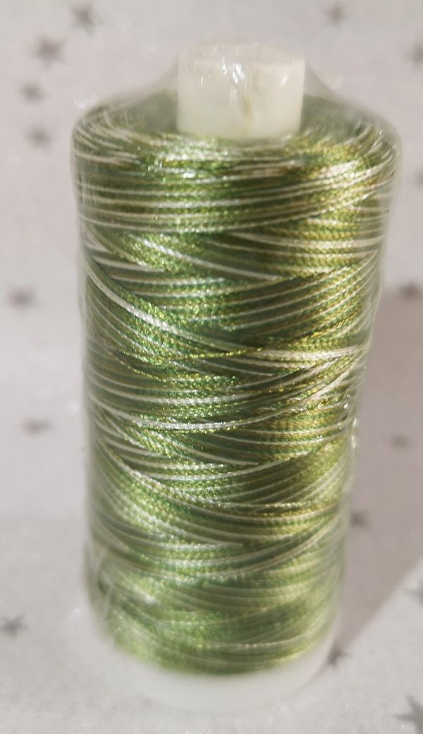Hilo matizado en verdes AURIFIL5820(100% poliéster)