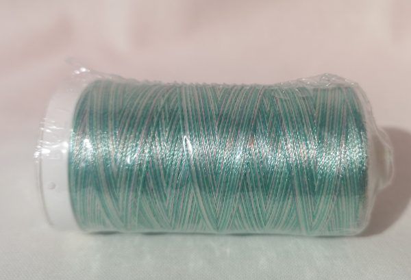 Hilo matizado en verdes-AURIFIL-5834 (100% poliéster)