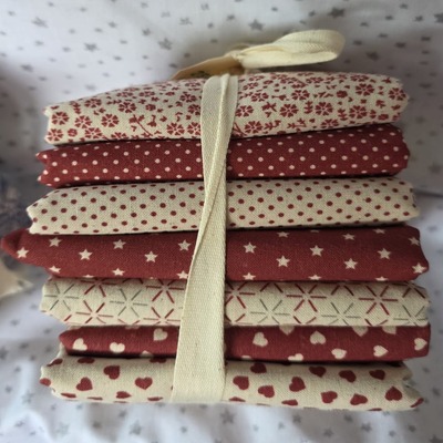 Paquete de 8 telas en granates flores, corazones, estrellitas,natural,lunares.....