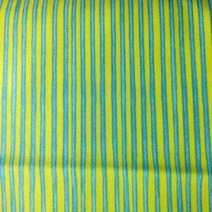 Rayas azules  sobre verde.Quilting treasures